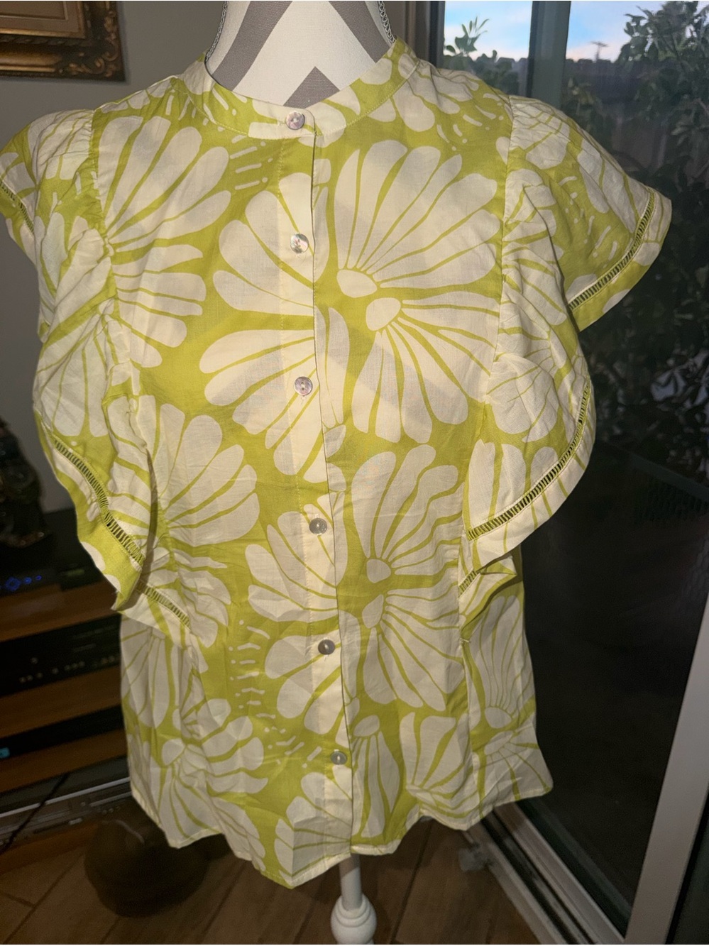 Ladies Marc New York Medium blouse NWT